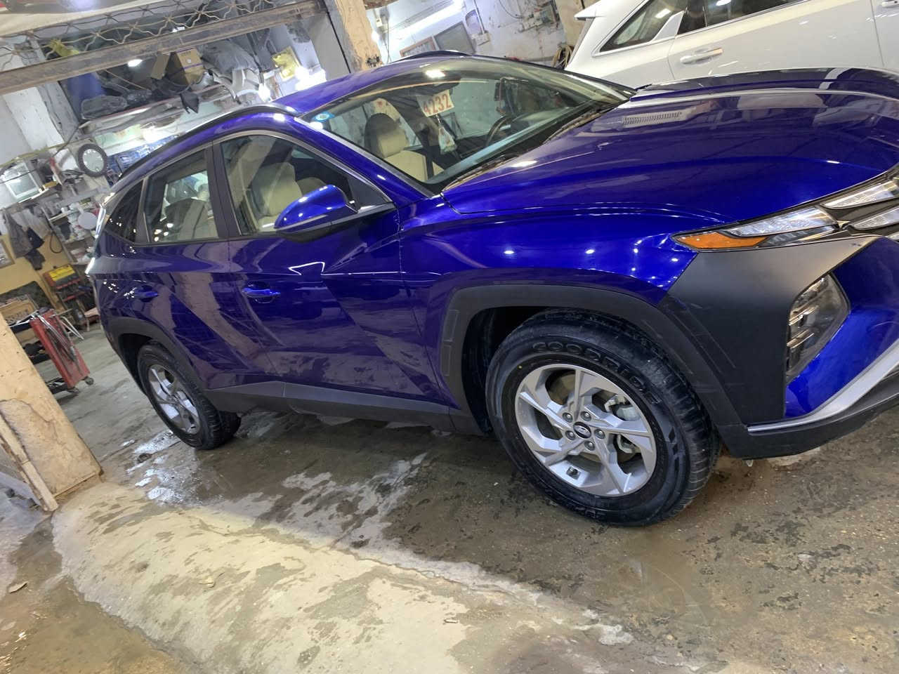 توسان موديل 23 نص مواصفات بصمه رادار تحديد مسرب بلوتوث شاشه كروز سرعه ويلكب صندوك كهرباء فور ويل ماشيه54 مايل سياره ضربه خلفيه موجود رقم الشاصي تكدر تفحص ضربتهه السعر18300 وبيهه مجال للشراي رقم الهاتف ***********
