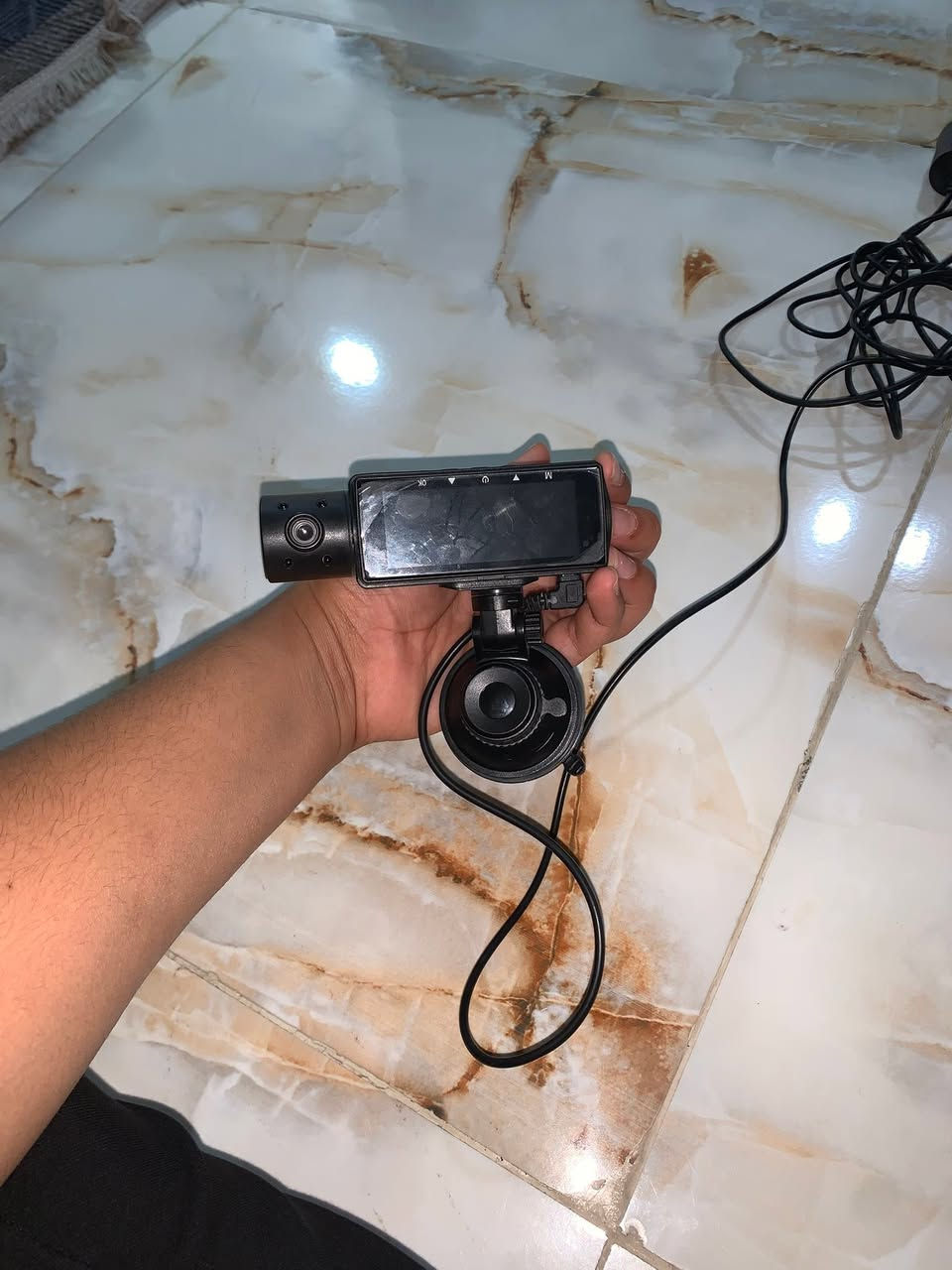 السلام عليكم كأمر جديده بعدها بل ليلون موصفاتها (تسجيل صوت،تصوير واضح ،تقره اليوم واا الساعه وا التاريخ،تحتوي علا كامرتين ،وتصوير داخل وخارج ،وصوت واضح جدآ،وتربط عل هاتف )السعر ٣٠قفل قفل قفل الرقم الهاتف ***********

