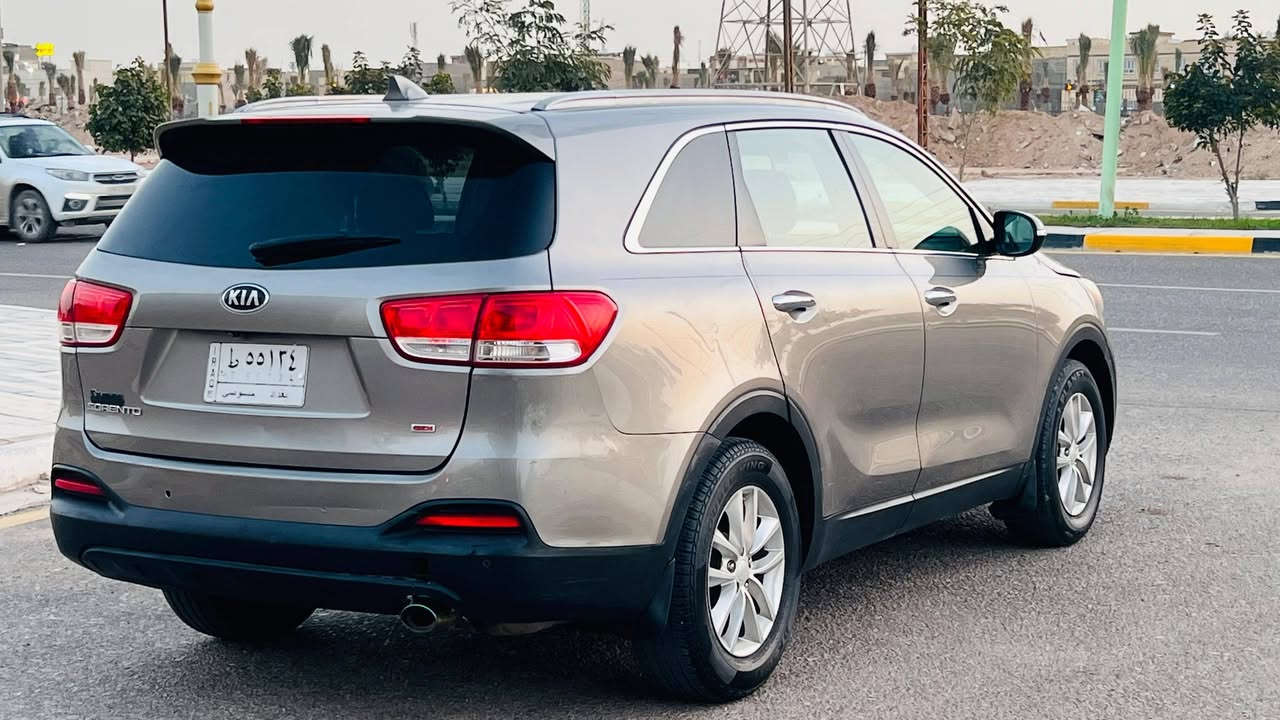السلام عليكم للبيع كيا سورنتو امريكي موديل 2016 رقم بغدادحجم المحرك 4 سلندر   السعر 157ورقه وبيها مجال حادث بنيد فقط    بدون دواخل  حداديه جديده امامي وخلفي  مكينه وكير مكفولات تبريد ثلج سياره جاهزه ماشيه ميل100 مكان سياره كربلاء للاستفسار ***********

