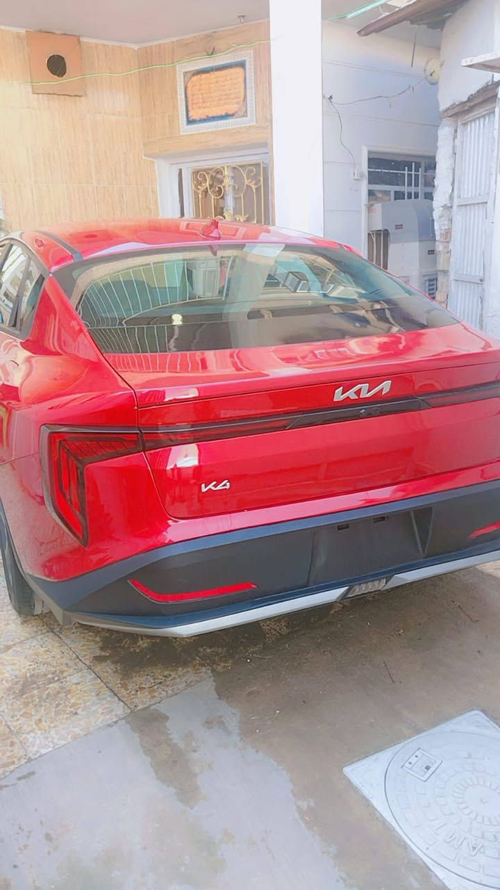 ## 🚘 *** 🚘
### **ـ🔥ـ عــــرض مــمــيــز وجـــديـــد لِـلْـبَـيْـعِ ـ🔥ـ**
✨ **كيا كي فور (Kia K4) موديل 2025** ✨
السيارة بحالة الزيرو ونظافة تامة، وبسعر جداً جداً مناسب ومنافس! 💼👇
### 📊 **المواصفات الفنية والسيارة:**
 * ⚙️ **المحرك:** 2000 دوش (DOHC) 🚀
 * 🛣️ **المسافة المقطوعة:** 4,000 كم فقط (بحالة الزيرو) 💎
 * 🛠️ **درجة الفئة:** نص فول 👍
 * 📋 **الوضعية القانونية:** فحص مؤقت بغداد 📄 (التحويل ثاني يوم مباشرة 📝)
### 🔍 **حالة الضرر (الحادث):**
 * 📸 الحادث كما هو واضح في الصور المرفقة (ضرر في **قبق الجنطة** فقط) 🧰
 * 🛑 **ملاحظة:** السيارة سليمة تماماً ومن دون أي ضرر آخر عدا المذكور والموضح بالصور ⚡
### 📍 **موقع السيارة:**
 * 🗺️ **بغداد — الدورة** 🚗
### 💰 **السعر والتواصل:**
السعر مناسب جداً، وللإستفسار ومعرفة تفاصيل السعر نتشرف بكم عبر الواتساب فقط:
 * 📞 **رقم الهاتف (واتساب فقط):** *********** 💬
 * ⚠️ **ملاحظة:** الرجاء التواصل عبر الواتساب فقط، الرقم مخصص للرسائل 📲
✨ **أهلاً وسهلاً بالجميع، حياكم الله وبخدمتكم دائماً** ✨
