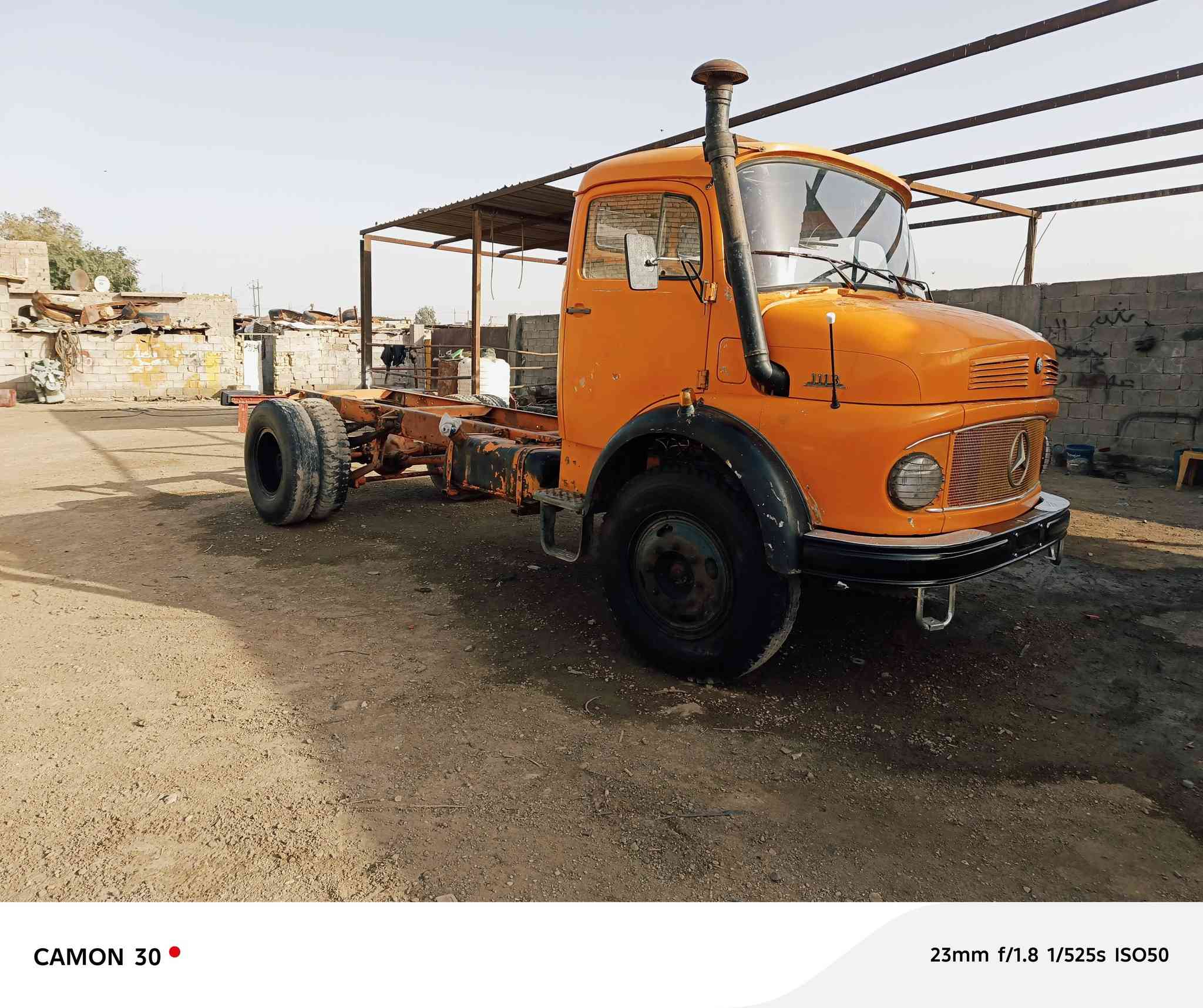 السلام عليكم البيع ابو ردين جديد بل كارتون وضع شركة ما ماشية شي قليل حيل 15 الف موديل 86 السيارة جديدة حيل 6طن المكان بغداد رقم الاتصال، ***********.
