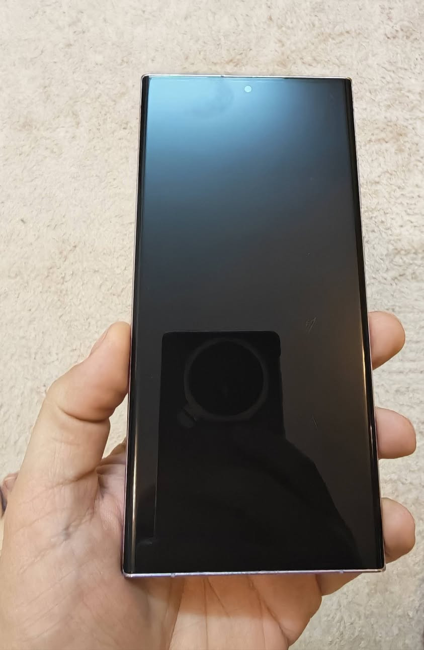 السلام عليكم ، اس 23 الترا ذاكره 256 نظيف جدا ضمان عين الفهد غراضه كامله كله وممفتوحة لون وردي مميز . الجهاز ما مفتوح ولا مصلح مثل ممبين بالصور نظيف جدا بي خدش بسيط بالشاشة صغير .

 رايده ب 700 الف وبي مجال بسيط . 

للتواصل متوفر واتساب ***********
