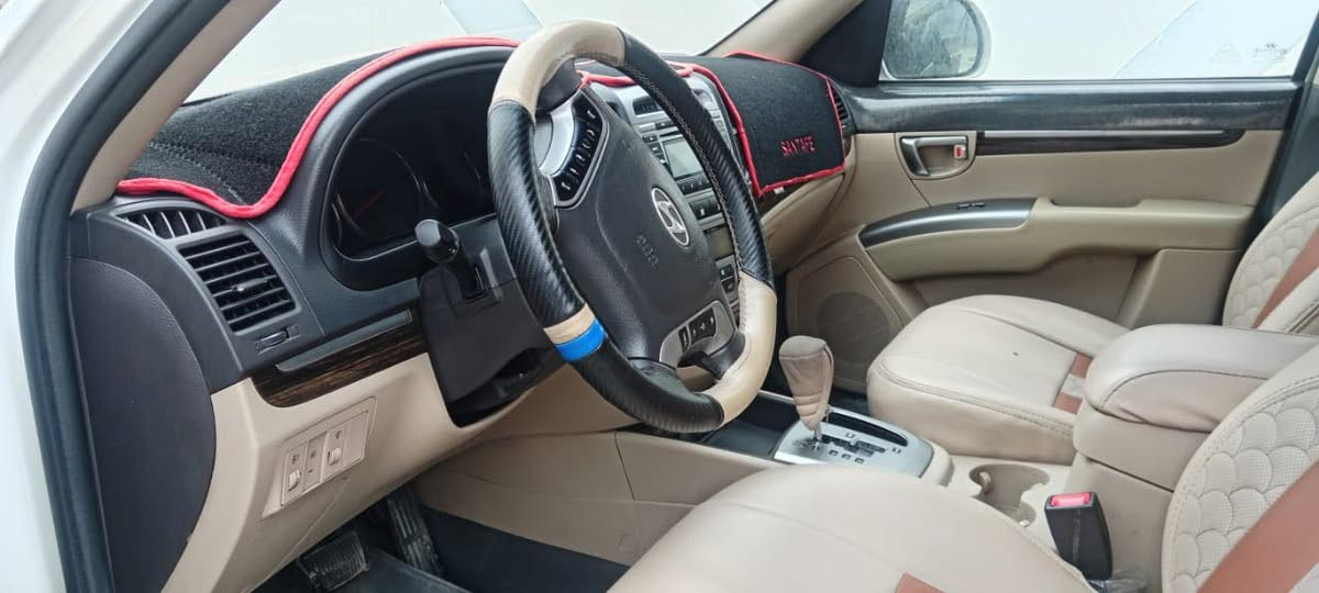 سنتافي. 2012.
مكفولة.  كفالة عامة مابي اي شي.       جديدد
 
فول مواصفات.   بصمة.   سلايت.   تبريد لمس.   ويل كروم.    فولل.    
129 الف كيلو متر ماشي 

سنوي رقم جديد. بيها كوبون بنزين.    سيارة جديد 

مكان/كركوك.     سعر / 165 مجال. 

رقم/***********
