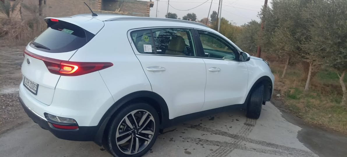 السلام عليكم
سبورتج ٢٠٢٠
خليجي رقم سليمانيه 
حساس امامي خلفي 
كامره اصل
تحكمات ستيرن
سنويتها جديده 
سعرها ١٩٥ وبيها مجال بسيط 
***********
