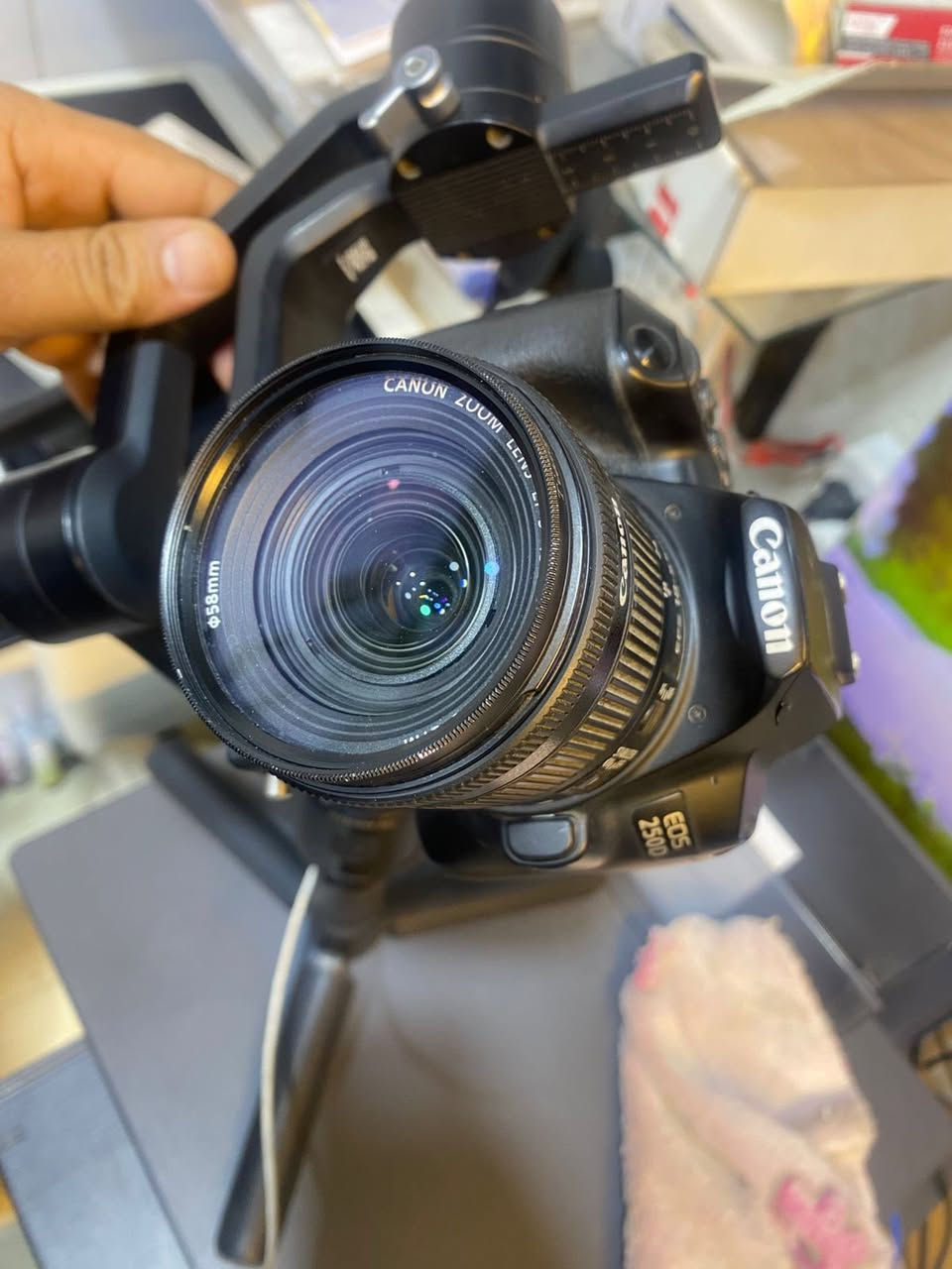 كامرة كانون عدسة١٨.٥٥
بطاريات ٢
شاحنات ٢
غلف جلاتين حماية الكامرة 
جنطة 
الكامرة تصوير فور كي ٣٠
وايفاي بلوتوث 
الشاشة لمس قلابة
السعر ٦٠٠ مكاني. بصرة


**إذا كنت صاحب هذا الإعلان وتريد حذفه لأي سبب، رجاءا أرسل رسالة إلى الدعم الفني**