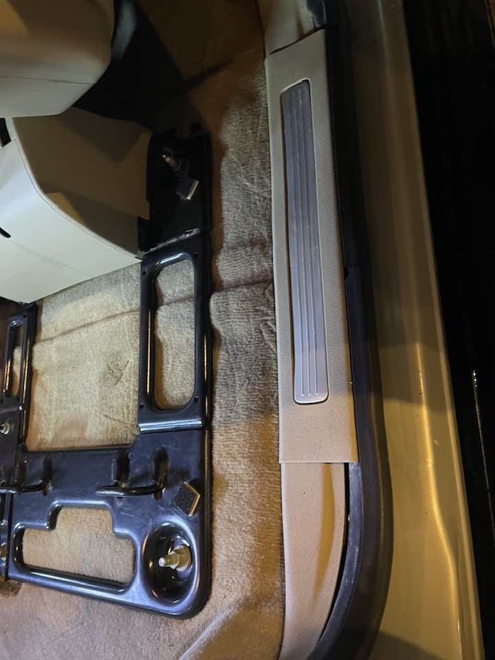 السلام عليكم يوكن فحل 8 براغي موديل 2008 كفاله عامه سياره مدوشمه ارضيات سيراميك مكينه 6100 كير 1000  سياره مال جناي ابيع واقع حال حديده السياره كفاله عامه سياره ادوات 
العنوان البصره القبله 
سعر 115 قفل بدون دهره 
رقم ***********
