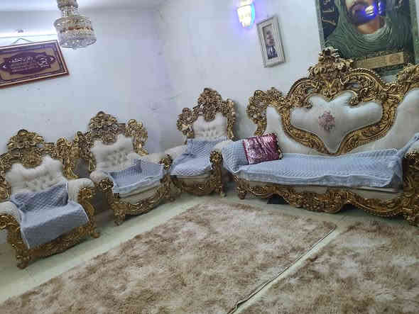 تخم للبيع ٦ قطع و٢ طبلات 
بيع مستعجل قيم واخذ  ***********
