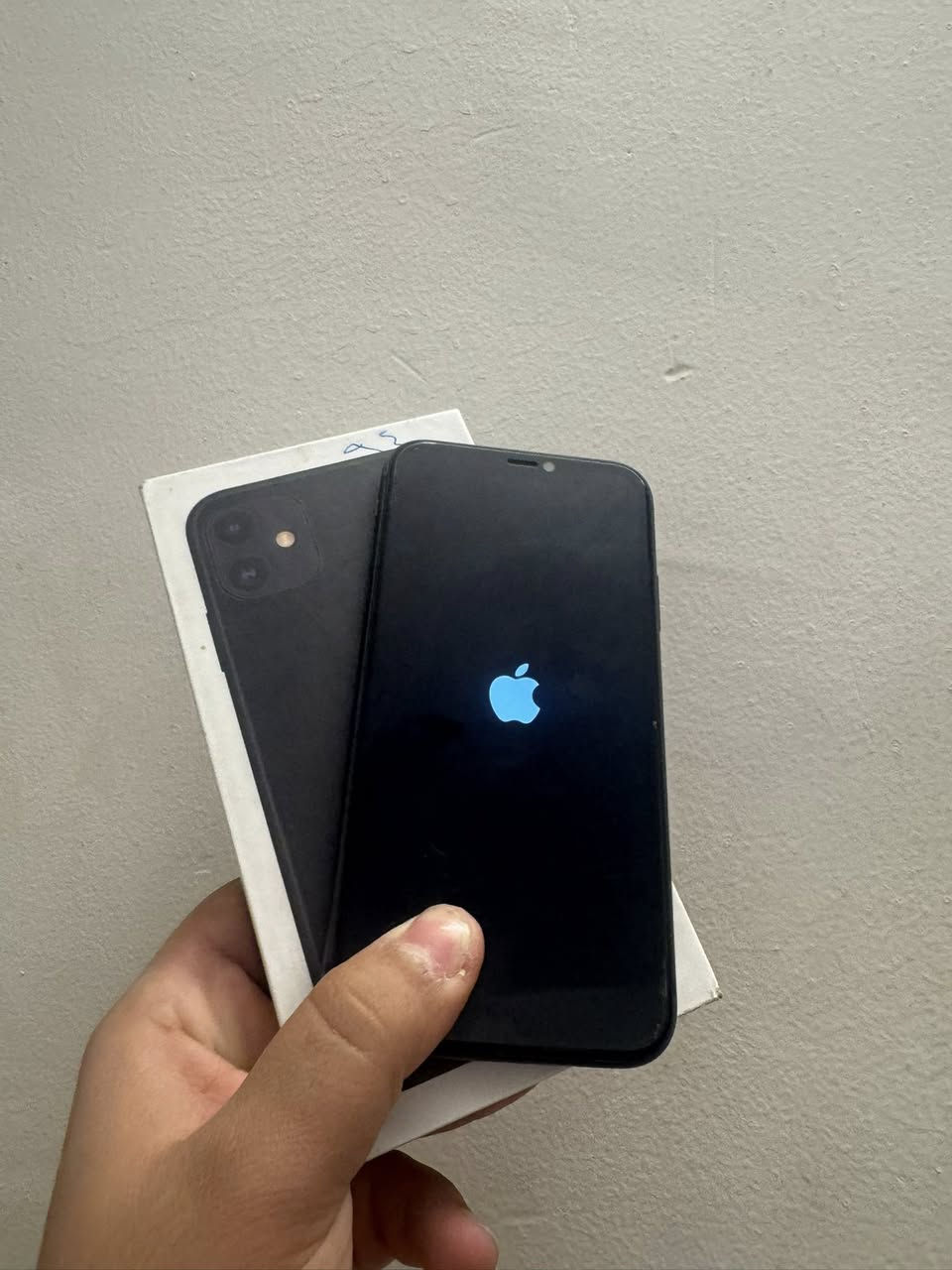 للبيع فقط 
ايفون ١١ عادي (دبل خط)
ذاكره ١٢٨
بطاريه ٧٢
جهاز مكفول مكفول ما مفتوح ابد 
سعر ٢٢٥ قفل قفل قفل
مكاني بغداد البلديات 
***********
