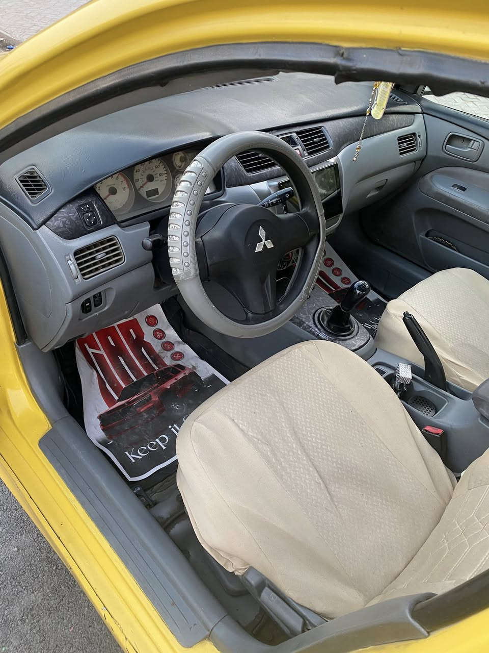 السلام عليكم لانسر مديل 2010
مصبوغه عام  السيارة ما بيها نقص برغي كير مكينة تبريد كله مكفول بيها ملاحضات موضحة بالسونار صدرها نص عمر 
المكينة 2000 السيارة بسمي تحويل ثاني يوم الله شاهد سيارة كبل للشارع ما تعبك بس عندك صدر سوي او تبقي ما يهم 
السعر المطلوب 63 
في حال وجود غرامات اتحملها اني  
للاستفسار ‭0776 173 7793
