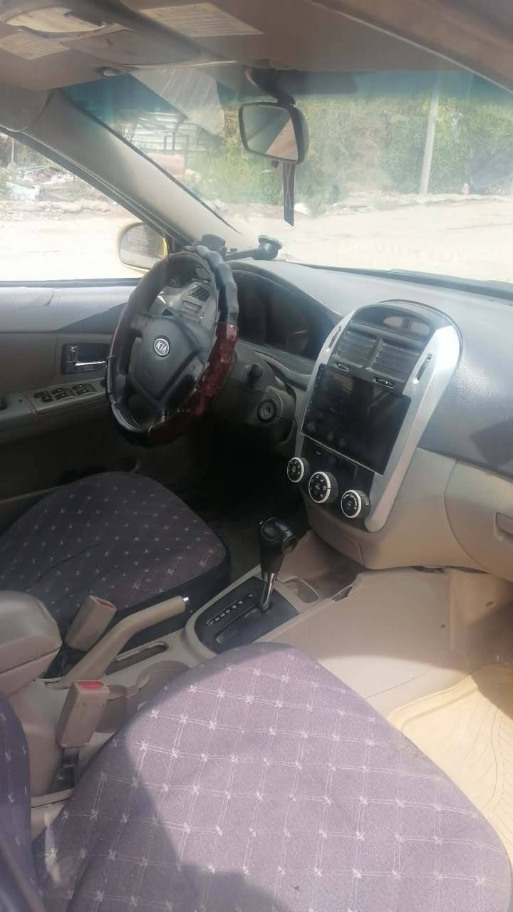 سلام عليكم كيا سبكترا 2009 وارد امريكي انكليزي مداور ثاني يوم مكينة 2000 دوش سيارة جاهزة مصفرة هيئة غرامات بيها ضربة بالجاملغ الخلفي سيارة احلى من الصور ترهم بيع ومراوس سعر 72 وبيها مجال مكاني الديوانية بالشامية  ***********
