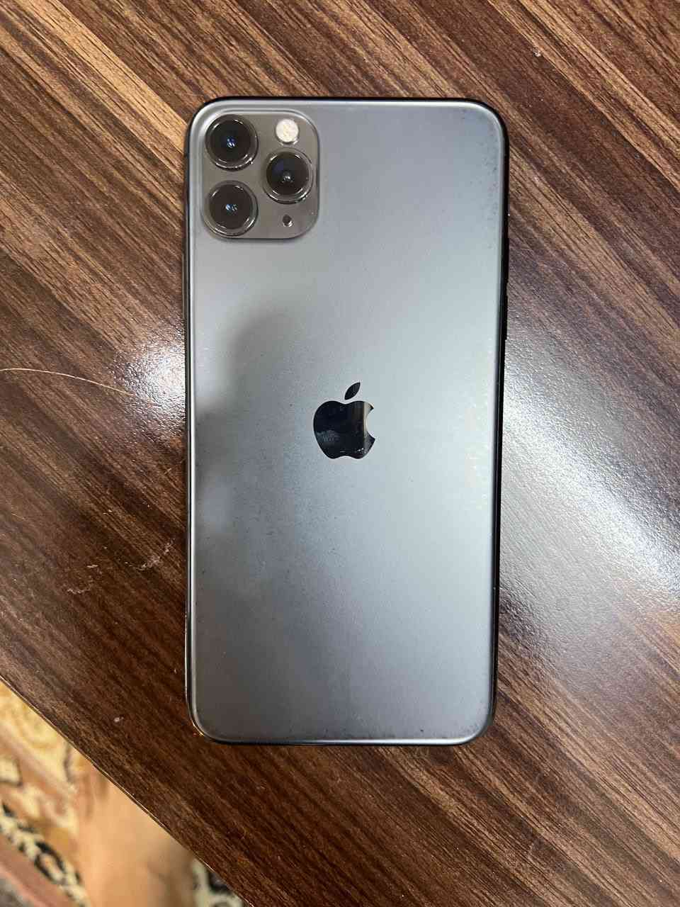 ايفون 11 برو ماكس 
اللون اسود 
ذاكرة 256
بطارية 83‎%‎ مامبدلة 
فيس ايدي واكف 
شاشة مبدلة اصلية تفصيح 3 خيارات 
عنوان حي اور 
***********
السعر 330
