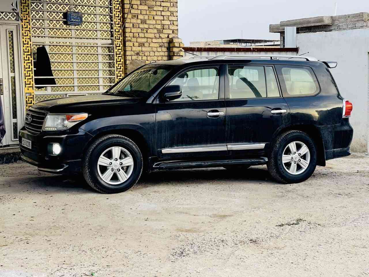 سلام عليكم  الاندكروز مديل٢٠١٢سياره حلوه وجديده  مكفوله بيرم اصليه فول مواصفات سيارة جاهزه كير مكينه حداديه تبريد كله على وضع شركه 
مكان سياره نجف السعر ٣٤٠$
استفسار اكثر اتصل وخادم ***********
