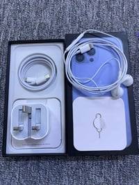 اكسسوارات ايفون 13 • شحنة • بشرط الفحص