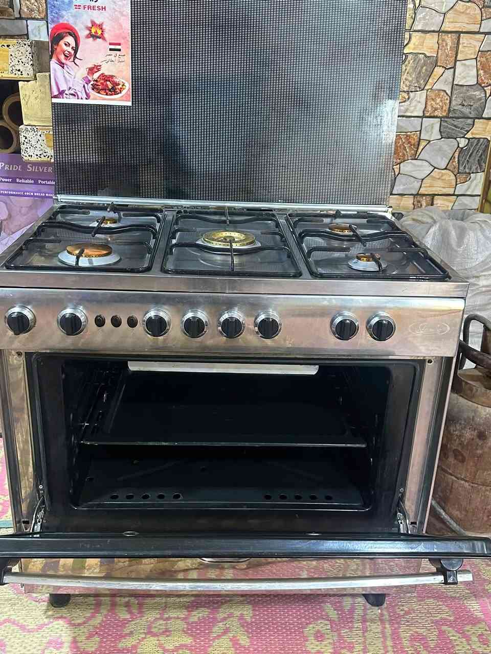 السلام عليكم 
طباخ فريش باب اول ستيل اخو الجديد نظيف جدا افران مزدوج ممتازه اغراض كاملة السعر ٢٤٠ قفل من الاخير الاستفسار خاص للجادين بالشراء فقط رجاءا او اتصال ***********بيه واتساب 

مع سبلت 
مكلف بالنشر
سبلت ال جي شغال تجي تفتحه بيدك على الفحص السعر ٣٥٠ وهذا رقم صاحب الجهاز *********** بيه واتساب
