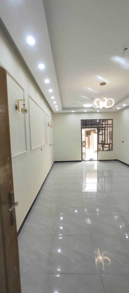 السلام عليكم بيت للبيع بناء حديث 110 متر 
 زراعي جمعية خير الله خلف بانزيخانة لؤلؤة بغداد 
واجهه 4.5 اربعه ونص ونزال 24.5 اربعه وعشرين ونص يحتوي على گراج 4×5 مع حمام خارجي  الطابق الأرضي يحتوي على استقبال 4×8 + مطبخ + غرفه نضام سويت قياس  4×4.5  + ترك يصلح مطبخ حار الطابق الاول غرفه نضام سويت قياس 4×8 مع بالكون يحتوي على درج خارجي + سطح طابق اول + سطح طابق ثاني اشتايگر بناء درجه اولى البيت غير مسكون جديد جاهز من كل شي رقم الهاتف ***********  السعر130وبي مجال
