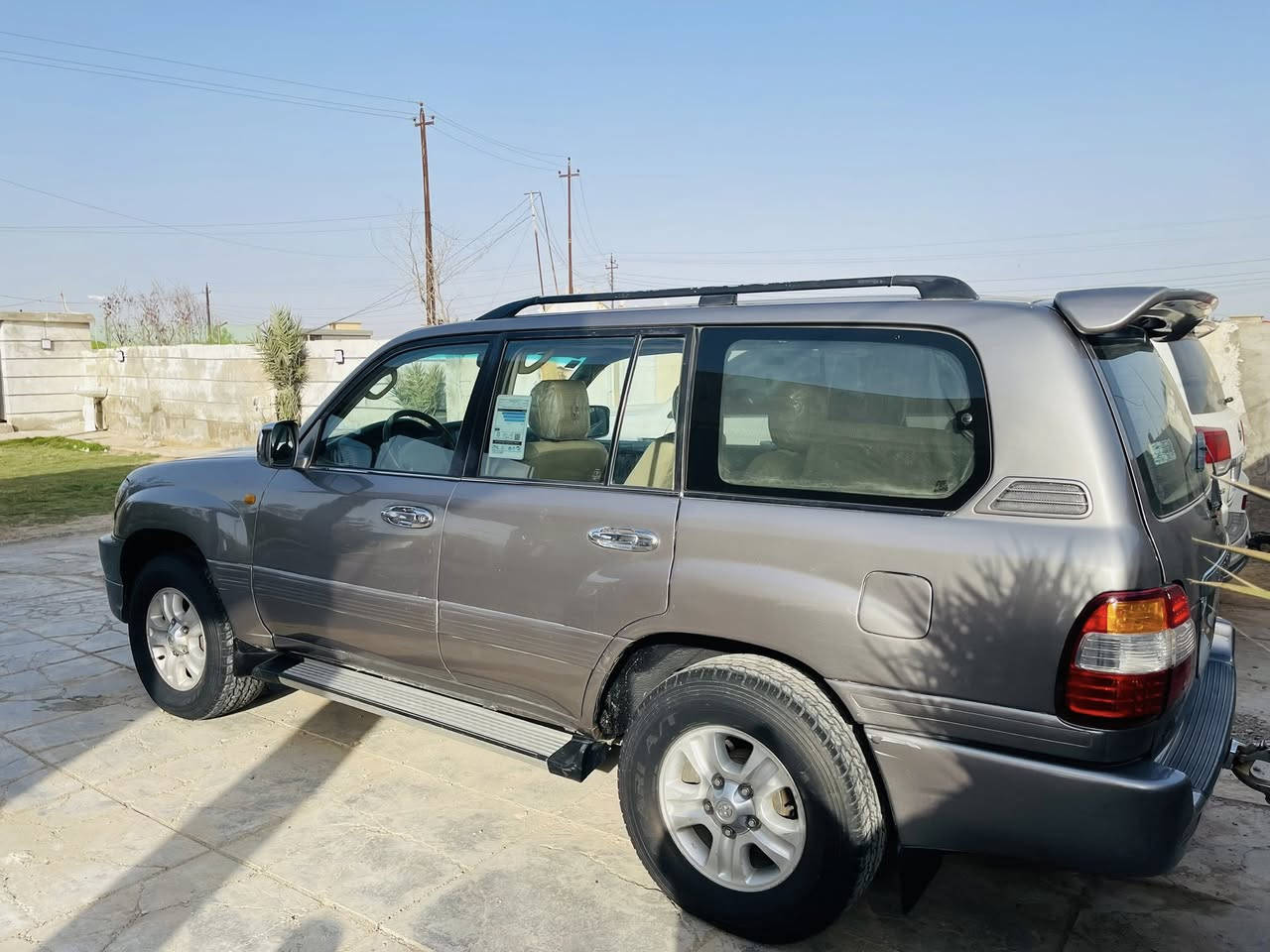 السلام عليكم للبيع لاندكروز ٢٠٠٤ فول مواصفات رقم بغداد أنكليزي باسمي تحويل مباشر السنويه ل٣٠ كير ومحرك جدد تبريد تدفئه شغال حداديه امامي خلفي جديد تخم تاير كهربائيات كلهه شغاله السياره بيها فقط صبغ  حزام بدون ضربه مكاني بغداد السعر ١١٧
رقم/***********
