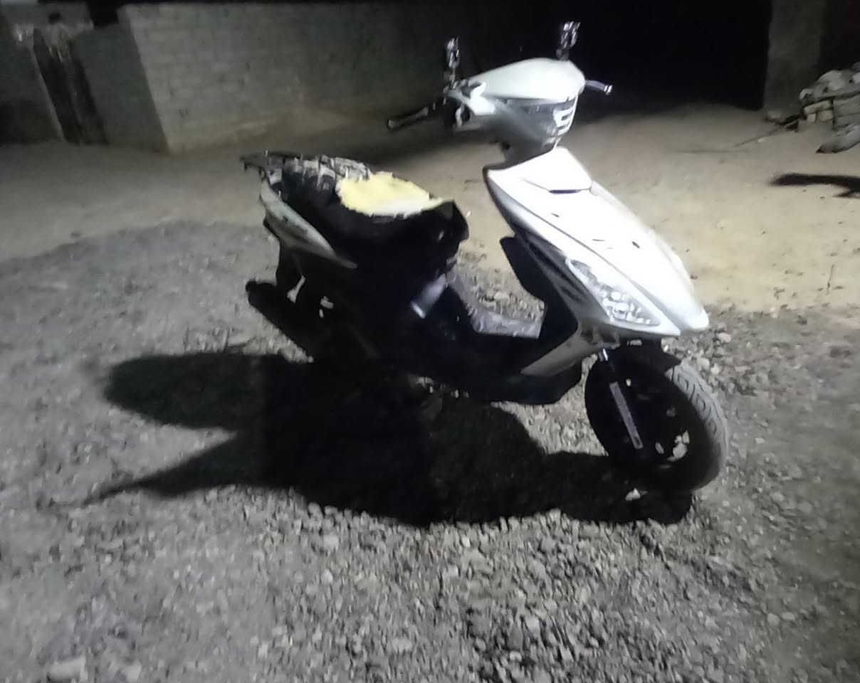 السلام عليكم دراجه للبيع سكنس القديم  صيني مكينه 150دراجه كامله مكمله من كلشي دايرات جدد سلف جدين نكره باتري جديد اشاير كدام وره شغالات لايت علي ناصي ثلطي شغال دراجه بس عايزلها كابريته  تجفيت جديد وسرعتها 120وسعرها 250وبيها مجال مفاجه بعد ما تشتغل المكان الدراجة الدوانيه قضاء السنيه الرقم ***********مكلف بل نشر
