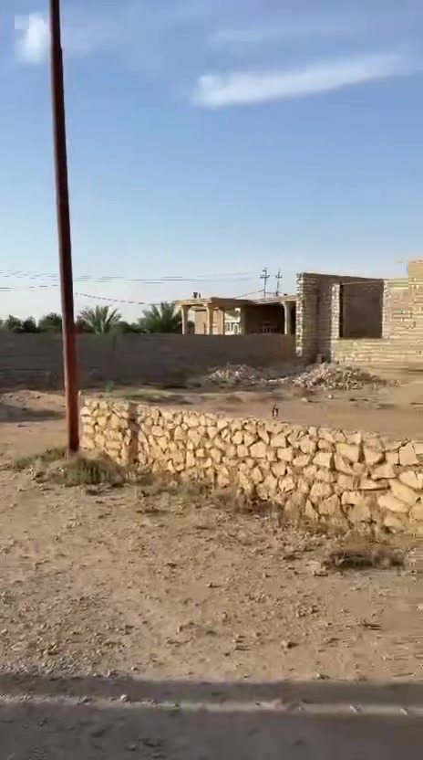 هيكل للبيع منطقة الخفاجية واصل الى صب 
المساحة 900 متر ثاني بيت على شارع الرئيسي التبليط 
السعر 26 مليون 
للاستفسار *********** 
/ ***********
زورونا موقعنا مكتب اليوسف للعقار فلكة جسر حجلان
