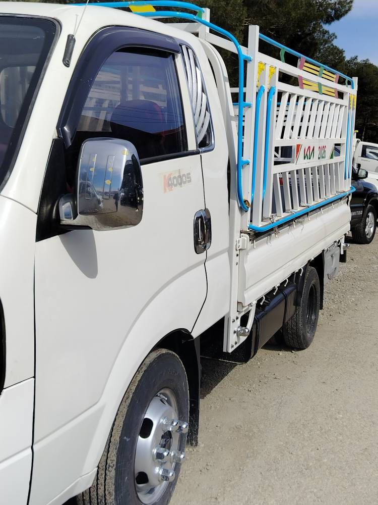 کیا 4000مۆدێل 2014 بێ مەسرەفوو نوقسانی گێڕوو مەکینەو پەمپو ئەکسلو شانسی بەشەرتی فیتەر چەمچەی لۆکی لەسەرە تایەی تازەیە سەنەوی ساڵێکی ماوە  ڕوبعەکەی لای سەکن  بۆیاخی هەیە بێ دەعم  سعری 126گەڵاو مەجال *********** السليمانية, العراق
