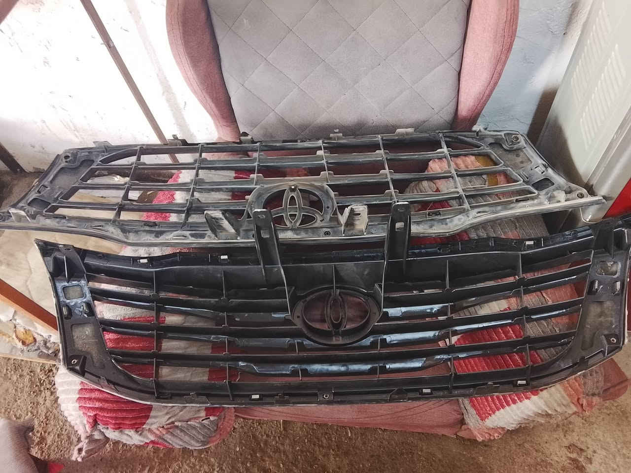 سلام عليكم شباك عدد ثنين مال فلاونزه 14 نضاف بس واحد نقص علامه رايدهن 60 قفل *********** مكاني بغداد حي اور
