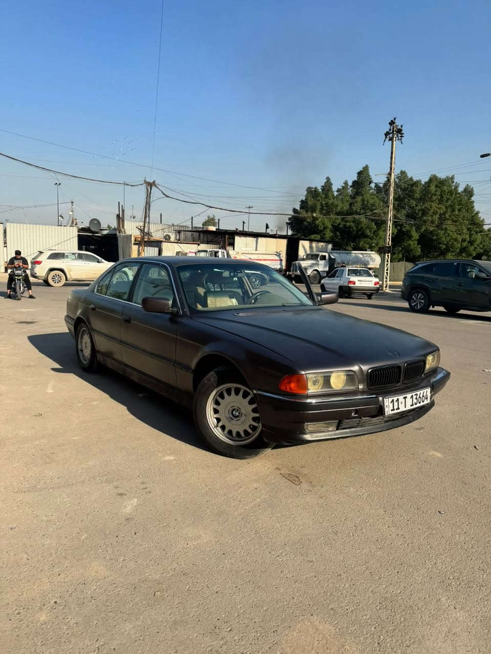 السلام عليكم كاسحة موديل 1995
730 مواصفاتها معروفة كير مكينة مكفولات 
منظومة تبريد جديدة يحتاج الها ترتيبات بسيطة 
كشنات كهرباء  السعر 67  شراء اتصل وتدلل 
مكانها حي القاهرة 
***********
