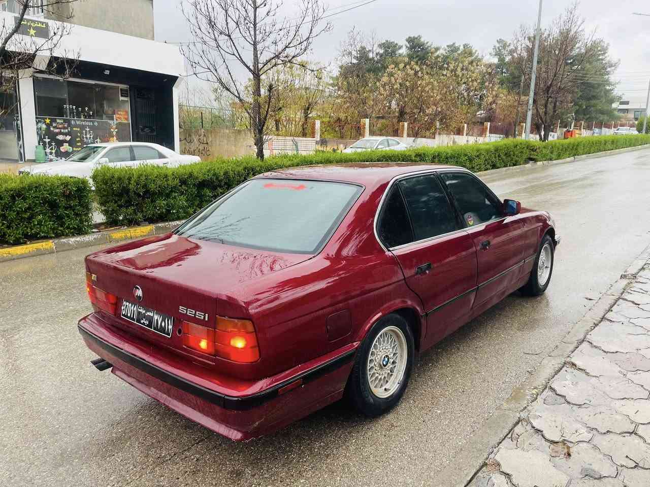 ماشااللە لە ماڵی هەموو لایەک نمونە لە جوانی
BMW
مەکینە 525 گێڕ عادی
مۆدێل 1993
گێڕو مەکینەوە کارەبای و ئەکسلی بەشەرت 
ماشااللە زۆر زۆر بە قوەتە
دەعمو لێدرانی نیە
موسو براوە بەشەرت
تەقەو ڕەقەی نیە زۆر تنوتۆڵە
دوو جام کارەبا
چوار تایەو ویلی لۆکی لە ژێرە
ناوی زۆر زۆر جوان و پاکە
سەنەویەکەی ون بوە پاکانەی بۆ دەرکراوە حاسیبەو ئەوەلیات بەشەرت
خوار هەموو بازاڕ 
32 گەلاو مەعامەلە
شوێن دەربەندیخان
ڕەحمەتت لێ بێ جوان بیخوێنەوەو ئەو کات نامە بنیرە لە خزمەتانام
***********
ڤایبەرو وەتسئەپی لەسەرە 
بچوکی هەموو لایەکم
