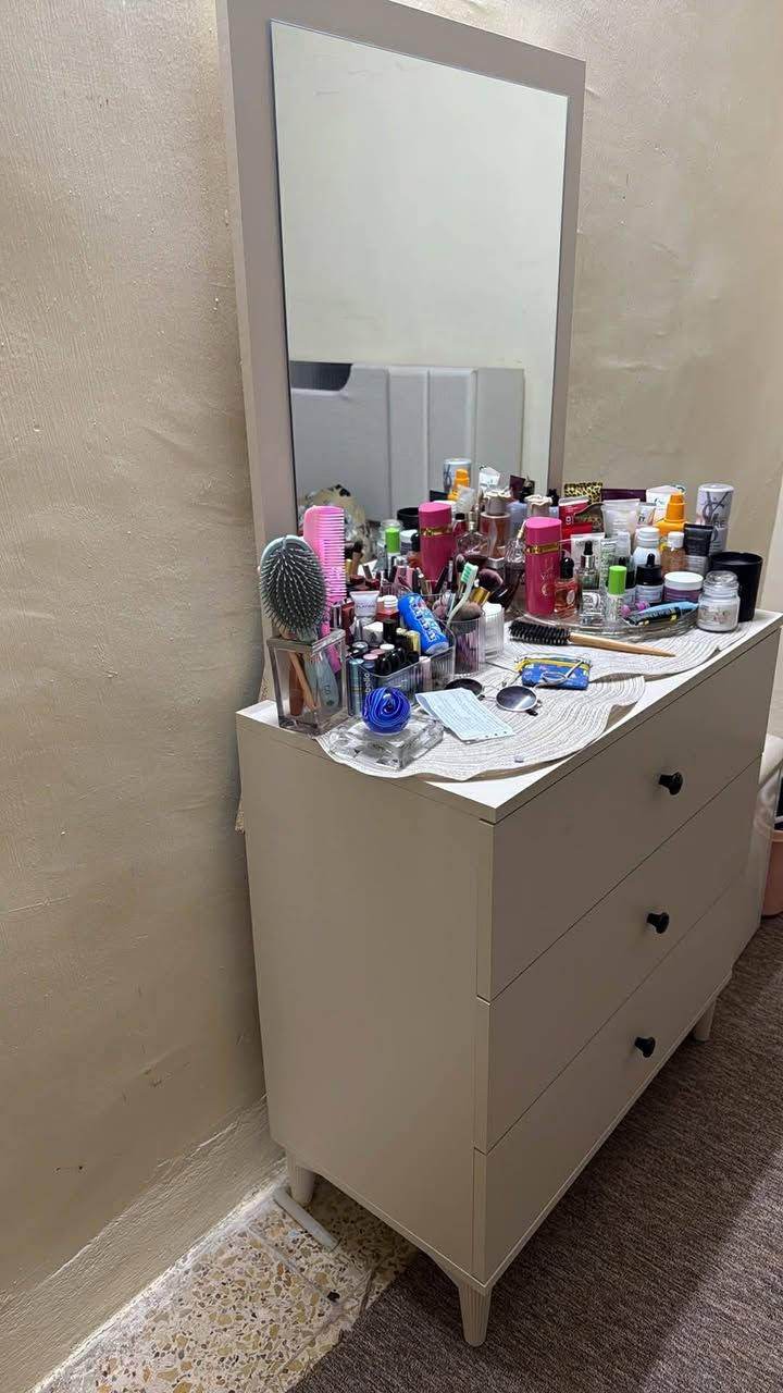 غرفه جديده استعمال شهر واحد 550 بي مجال مكان حي السكر


**إذا كنت صاحب هذا الإعلان وتريد حذفه لأي سبب، رجاءا أرسل رسالة إلى الدعم الفني**