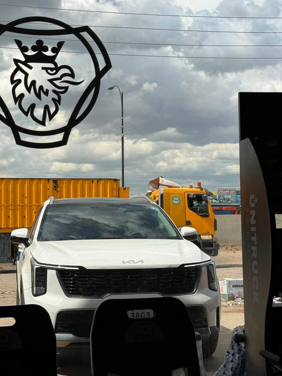 السلام عليكم 
كيا سورينتو 2025 للبيع
4 سلندر
ماشية23.500 KM
بانوراما
كشنات كهرب
7راكب
كير ماوس
شاشة متصل
كشن مخمل
صندوق كهرب ذكي
3 قطع تبريد
مكان السيارة موصل
السعر 272$(دفترين و72 ورقة)وبيها مجال
للتواصل:*********** موصل, نينوى
