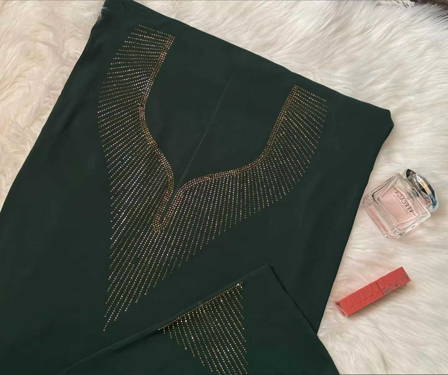 مخور كشمير مطاط كابوي الأصلي
لمسات "ستراس" راقية على الصدر والردان.
تميزي بقطعة فريدة.. الجودة عنواننا. ✨
#يوجد توصيل لجميع محافظات العراق

#اقمش #اكسبلور #مخور  #صيفيه


**إذا كنت صاحب هذا الإعلان وتريد حذفه لأي سبب، رجاءا أرسل رسالة إلى الدعم الفني**