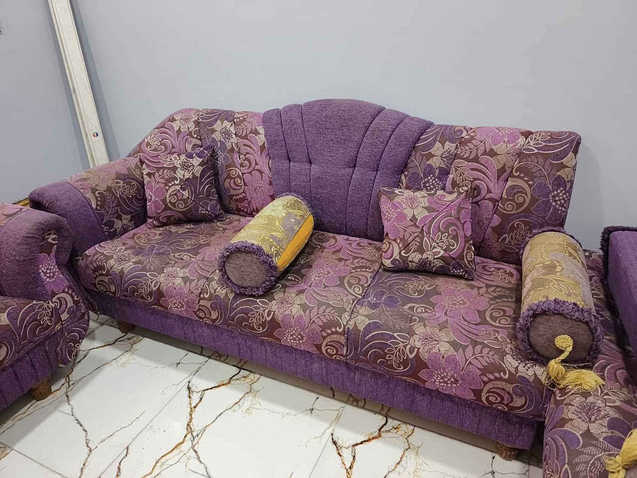 السنديان للاثاث🛋

📌 ديوان + طبلات  مستخدم عرض خاص السعر 350 الف 

📍 قياس 8 متر ونص 

📞*********** 

🌐 موصل حي الملايين مقابل بانزيخانا العريان تحت شركة الفجيرة للاستثمارات العقارية
