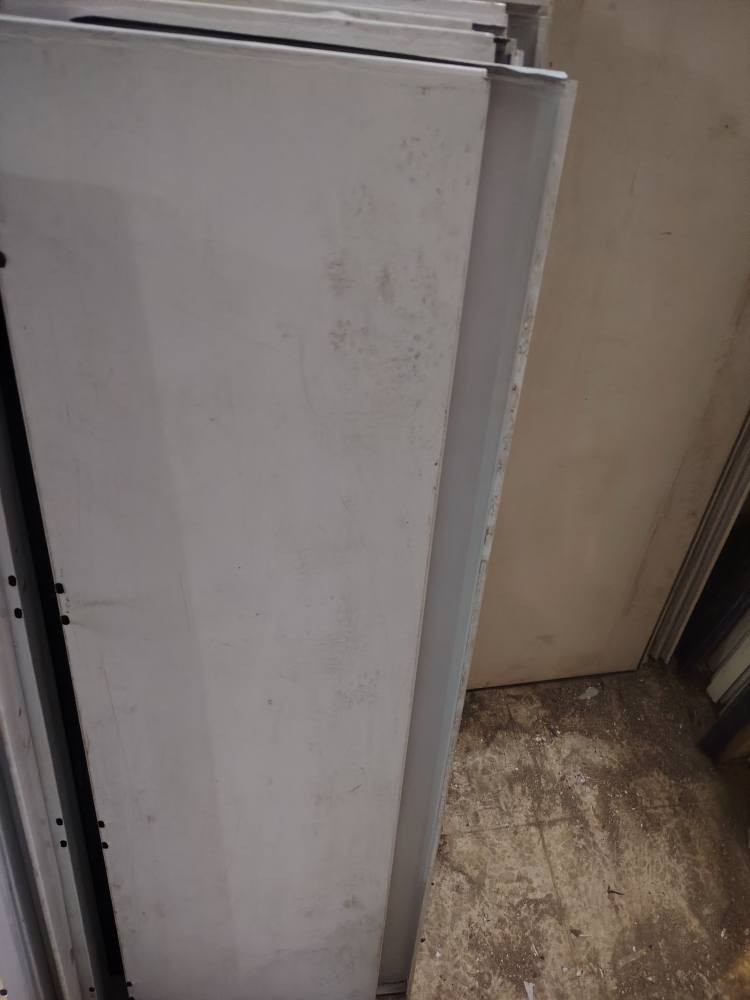 رفرف محلات للبيع ميسان العمارة الأتصال على الرقم الواتساب *********** عمارة, ميسان
