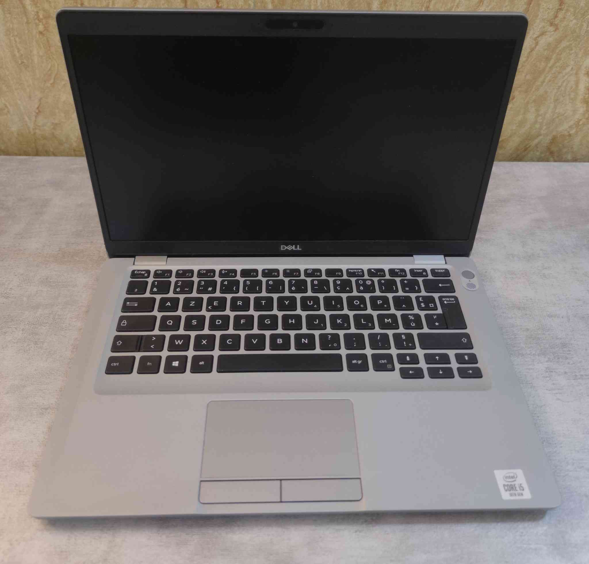 لابتوب من شركة Dell💻
المعالج كوراي5 intel

الجيل العاشر  10th 

الرام 8 كيكا DDR 4 

الذاكره 256 SSD nvme

حجم  14 انج  بدقة Full HD 

ويندوز 11برو 64بت

كارت شير بحجم 4كيكا عالي الاداء 

نظافه الابتوب 98


**إذا كنت صاحب هذا الإعلان وتريد حذفه لأي سبب، رجاءا أرسل رسالة إلى الدعم الفني**