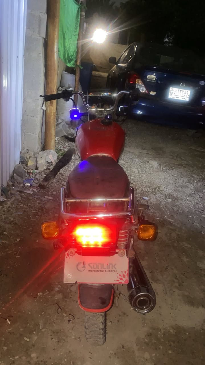 دراجه إيراني للبيع موديل23 اوراقه كامله موجوده الدراجه نضيفه وشوفت عيونكم مكاني قرب الجزيره السياحيه سعر الدراجه ب450وهذا رقمي ***********متواجد
