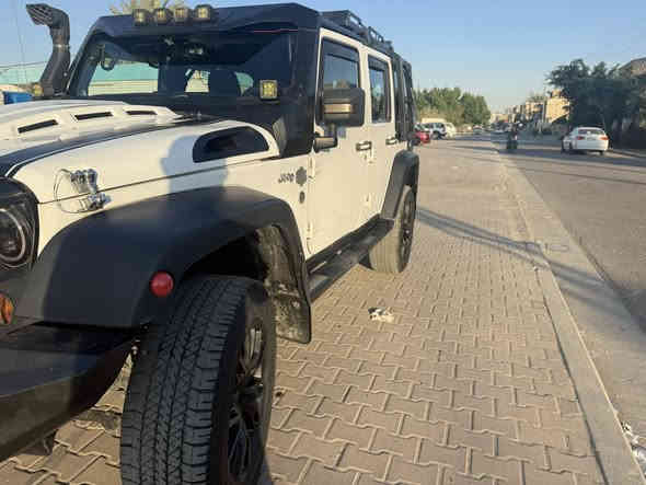 سلام عليكم جيب هانكلر موديل 2013 وارد امريكي بيها جاملغ وباب صبغ فقط بدون دواخل ولاشواصي السيارة مكينة 6V السيارة فول مواصفات السيارة جاهزة من كلشي رقمً بغداد بسمي للاستفسار ***********
