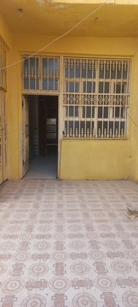 بيت للايجار • ١٥٠م • حي الحسين