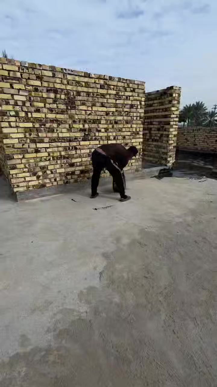 📣 هل تبحث عن خدمة تزفيت احترافية وتصعيد مواد البناء بكل أنواعها؟
إحنا هنا نخدمك من الألف إلى الياء 🛠️ بأعلى جودة واهتمام بالتفاصيل ✅
📲 0774 243 0295  واتساب 
***********

🔧 خطوات عمل الزفت وتزفيت الأسطح باحترافية:

1️⃣ تنظيف السطح من الأتربة، الأوساخ، والطلاء القديم 🧹
2️⃣ رش مادة الفلانكوت العازلة بعد الكنس، لحماية الصب من الزفت 🧴
3️⃣ تسوية السطح ومعالجة الفواصل لضمان توزيع مثالي للزفت 🧱
4️⃣ تزفيت السطح بارتفاع 10 سم عند الأطراف لتأمين الحماية 💪
5️⃣ رش طبقة السمسميه لعزل مثالي ضد أشعة الشمس ☀️
6️⃣ فرش طبقة نايلون + فوم عازل 5 سم لعزل حراري وصوتي 🧊🔇
7️⃣ فرش طبقة تراب وتسليط السطح، ثم البدء بمراحل التطبيك 🌍

🚛 ونخدمك أيضاً بتصعيد كافة مواد البناء من الطابق الأول إلى العاشر:
🔹 طابوق 🧱
🔹 رمل
🔹 أسمنت 
🔹 حصو 
🔹 جص 
🔹 ثرمستون 
🔹 بلوك بأنواعه 
🔹 مادة البلو 🧴
🔹 كاشي وفرشي وشتايكر وكافة الأنواع الأخرى 🧽

🛠️ نوفر أيضًا خدمة تفليش وتدخيل الجلمود وتفليش الصب باحترافية عالية 🚧

📞 تواصل معنا الآن للحجز والاستفسار:
📲 *********** 
📲 *********** واتساب
#ونج_البناء_واعمال_الزفت
#تصعيد
#مواد_بناء
#طابوق
#زفت
#تزفيت
#خلفات
#خلفات_بناء
#لباخين
#لباخ
#مقاولين
#مقاول
#مقاول_بناء
#مقاولات_عامه
#منهدسن
#مهندس_بناء
#شركات
#شركات_بناء
#شركة_عقار
#عقارات
#عقارات_بيع
#خلفات_الحله
#خلفات_كربلاء
#خلفات_بغداد
#مهندسين_بغداد
#حله
#القاسم
#سوق_الحله
#كربلاء
