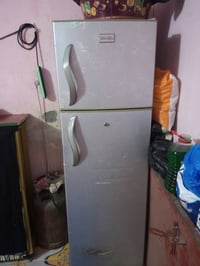 ثلاجه للبيع 07713126430