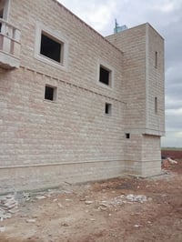 تركيب حجر • حجر طبيعي • حجر صناعي