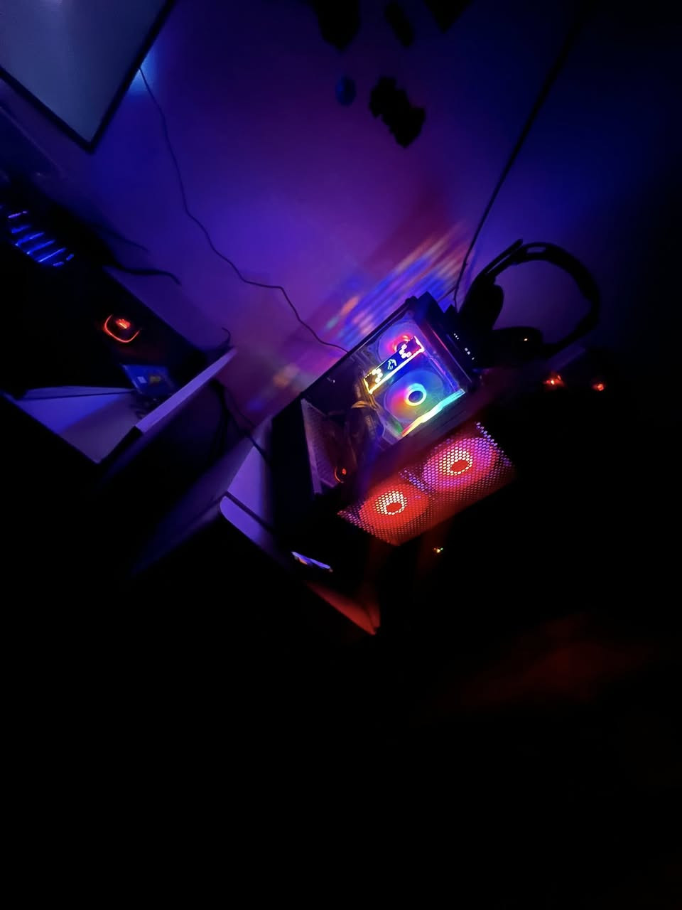 حاسبة pc التجميعة كاملة مع الملحقات رايدها بسعر مليون و 350 الف
Processor cpu: 12th Gen Intel(R) Core(TM) i5-12400F (2.50 GHz)

Installed RAM: 16.0 GB 

Gpu: nvidia geforce rtx 4060

Hard c : 250 GB M.2 orico

Hard d: 500 GB SSD

Hard e: 256 GB SSD

الملحقات: (شاشة black wolf حجم 27 ) 

( كامرة fantech luminous c30 2k )

 ( ماوس وكيبورد pegasus )

  ( سماعات astro A50 )

 ( ups maxma 1500 va )

الحاسبة استخدام شهرين بعدها بالكرتون


**إذا كنت صاحب هذا الإعلان وتريد حذفه لأي سبب، رجاءا أرسل رسالة إلى الدعم الفني**