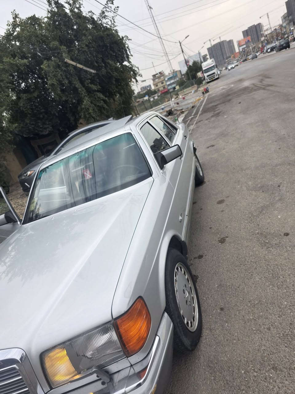 مارسدس جانبو ١٩٨٩ بدون حادث صبغ جماليه السعر ٩٠ وبيها مجال بسمي تحويل ثاني يوم ***********
