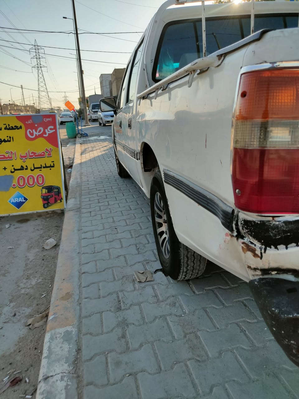 السلام عليكم ورحمه الله وبركاته 
من رخصة الادمن 
ازوزه للبيع كامله برغي نقص مابيه 
السعر ٣٣وبيه مجال حك الجيه شيء بسيط 
مكان بغداد الشعله 
***********
