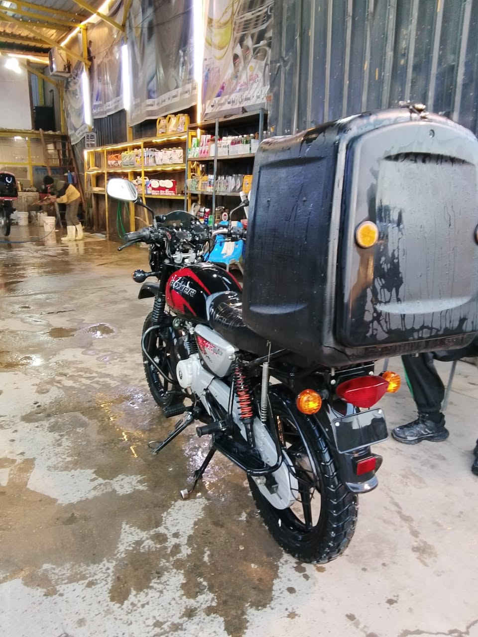 سلام عليكم دراجه بوكسر 2023 مرقمه بسمي تحويل ثاني يوم بـﮧس لوحات مامستلمهن  دراجه خير من اللــَّــهہ وجاهزه مال شغل ٲჂ̤ نقص مابيه وسعره مليونين و400 وبيه مجال حك لجيه عنواني بغداد حي لجهاد (***********)
