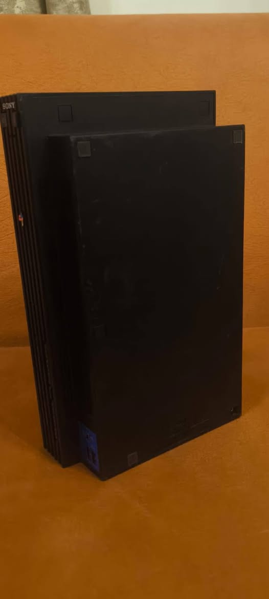 Ps2 💯.         

شبه جديد 
جوستك جديد بالباكيت 
الاول باندل لون رصاصي 🔥
الثاني لون اسود . نضيف 🔥
وايرات جدد 
هارد 32 العاب خير من الله
يدعم اقراص . 
قابل للتحويل الى فري ريجن 

اجهزة اصليات ياباني شرط سوني اصلي 💯

يتوفر خدمة توصيل لكافة المحافظات 🚚.

***********  يتوفر خدمة واتساب 
ممتواجد بالفيسبوك

السعر. 55 الف وتوصيل مجاني 🔥🔥
