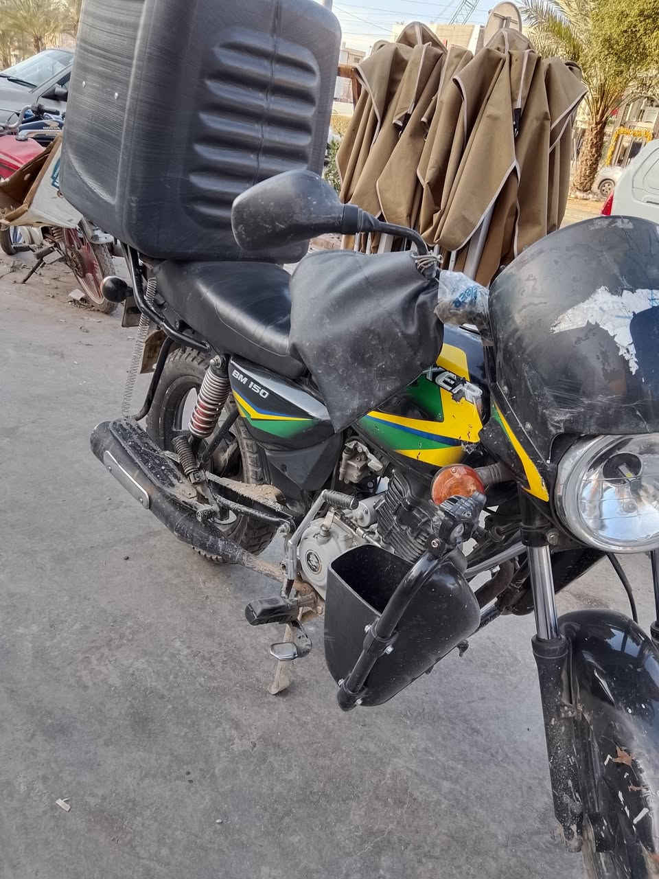 السلام عليكم بوكسر موديل 2023 مرقمه بيه صوت بل مكينه بس تشتغل وتمشي ابيع كوم حديد اتحكني فقط بل تحويل سعره  ملييووون و600 قفل مكاني بغداد المنصور اتصل على الرقم وتدلل *********** بي واتساب انترنت 24 ساعه
