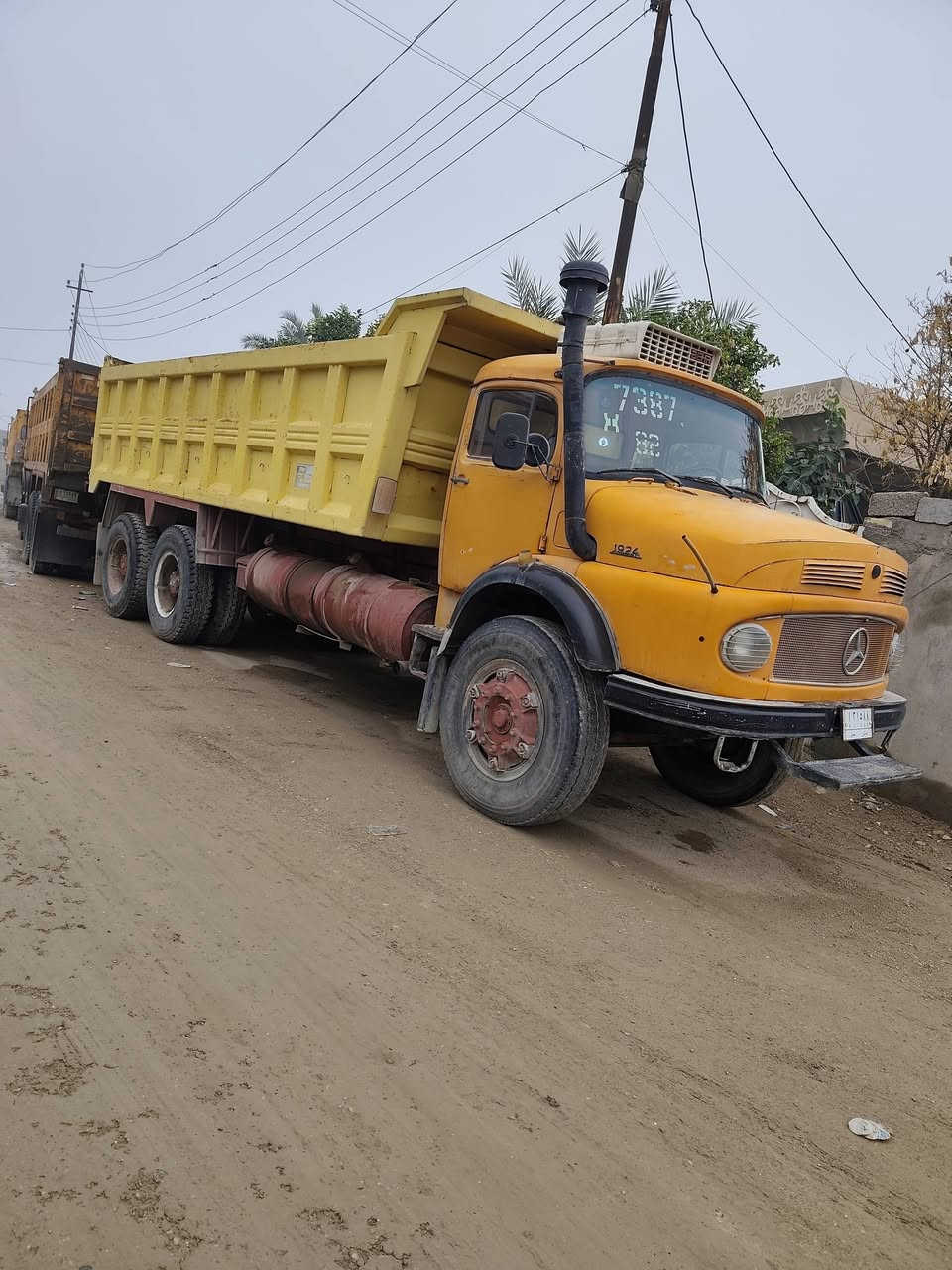 السلام عليكم 
موديل 81 طول بلادي بيه فطر من يم التانكي مغير الباج بيه بجم صبغ الحصيره مآل البدي يرادله تصليح الباقي خير من الله السعر60بيه مجال
الملحه موديل 95 مطوله مصبوغه بدي جعب مايلر المكينه بيه صرف 55بيه مجال
الباقي جاهزه المو شراي لا يتصل 
***********
***********
