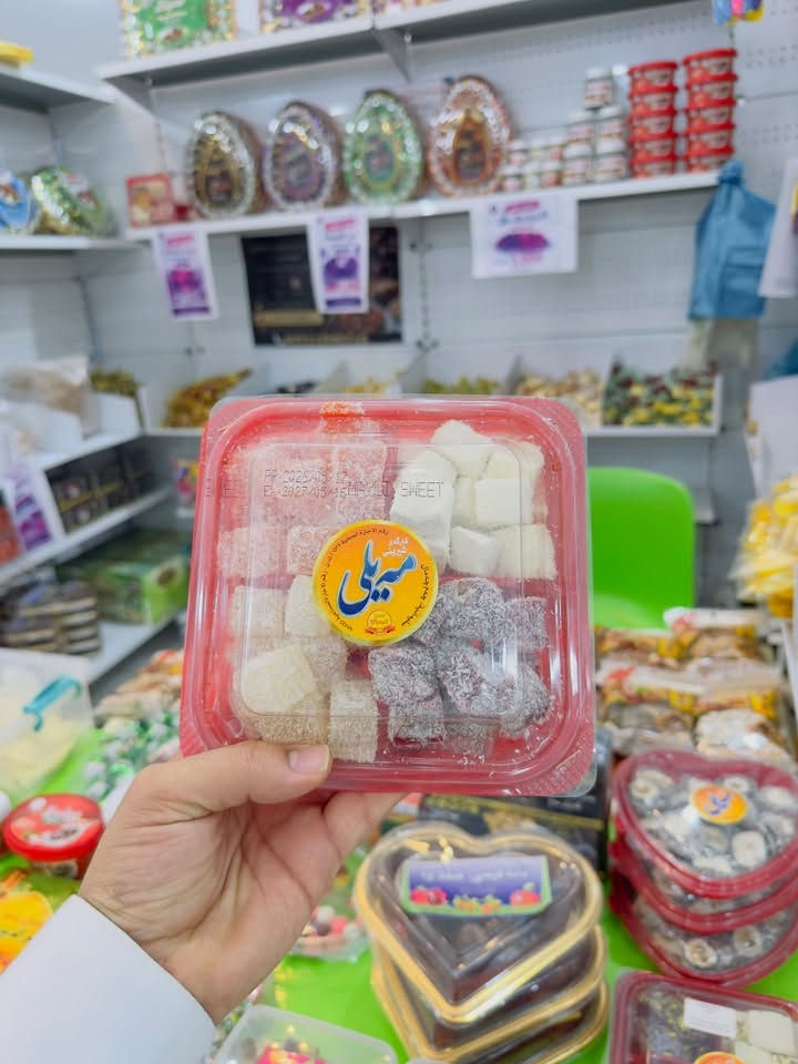عندج قراية وحايرة بصينية الجكليت؟ وتريدين شي فخم، مرتب ومختلف ومحد مسويه؟ 🤍✨

عندج مجلس حسيني أو أي مناسبة ومحتارة شلون ترتبين الجكليت والحلقوم حتى يطلع بأحلى صورة ويبيض الوجه؟ 😍

هنا تلقين الذوق والترتيب واللمسات اللي تخلي توزيعاتج مميزة وتلفت نظر الكل من أول نظرة 💕

ستايلات مختلفة، شغل مرتب وأنيق، تفاصيل حلوة وأسعار مناسبة حتى تطلع مناسبتج بأجمل شكل ✨

خلي مناسبتج تبقى مميزة وتفاصيلها تنحفظ بالبال 🤍
يوجد توصيل 🚚 داخل وخارج الصويرة 
***********
