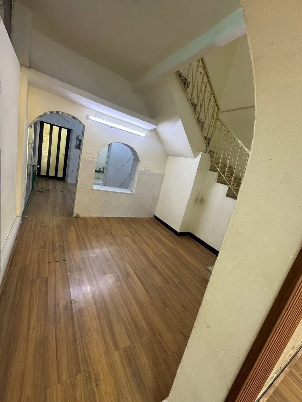 مشتمل للاجار البنوك شارع الميثاق خلف اهل الذهب
استقبال وخدمات ومطبخ وغرفتين نوم مع كراج.     

المساحه ١٠٠ متر السعر (٧٥٠) وبي مجال 

معروض بمكتب الكناني ***********
