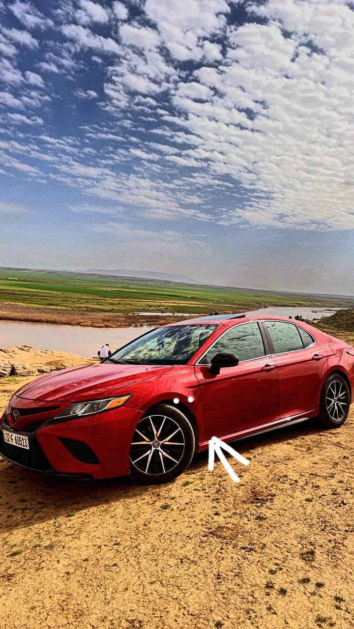 تيوتا كامري 2019 SE
فول موصفات ومواصفاتها معروفه
سيارة جديده جدآ لون أحمر دم الغزال 
بأسمي رقمي اربيل سنويه وهزه جديده 
ضررها تحت باب السياره 
ماشي 85 km/h
مكاني الموصل 
السعر خاص 
***********
