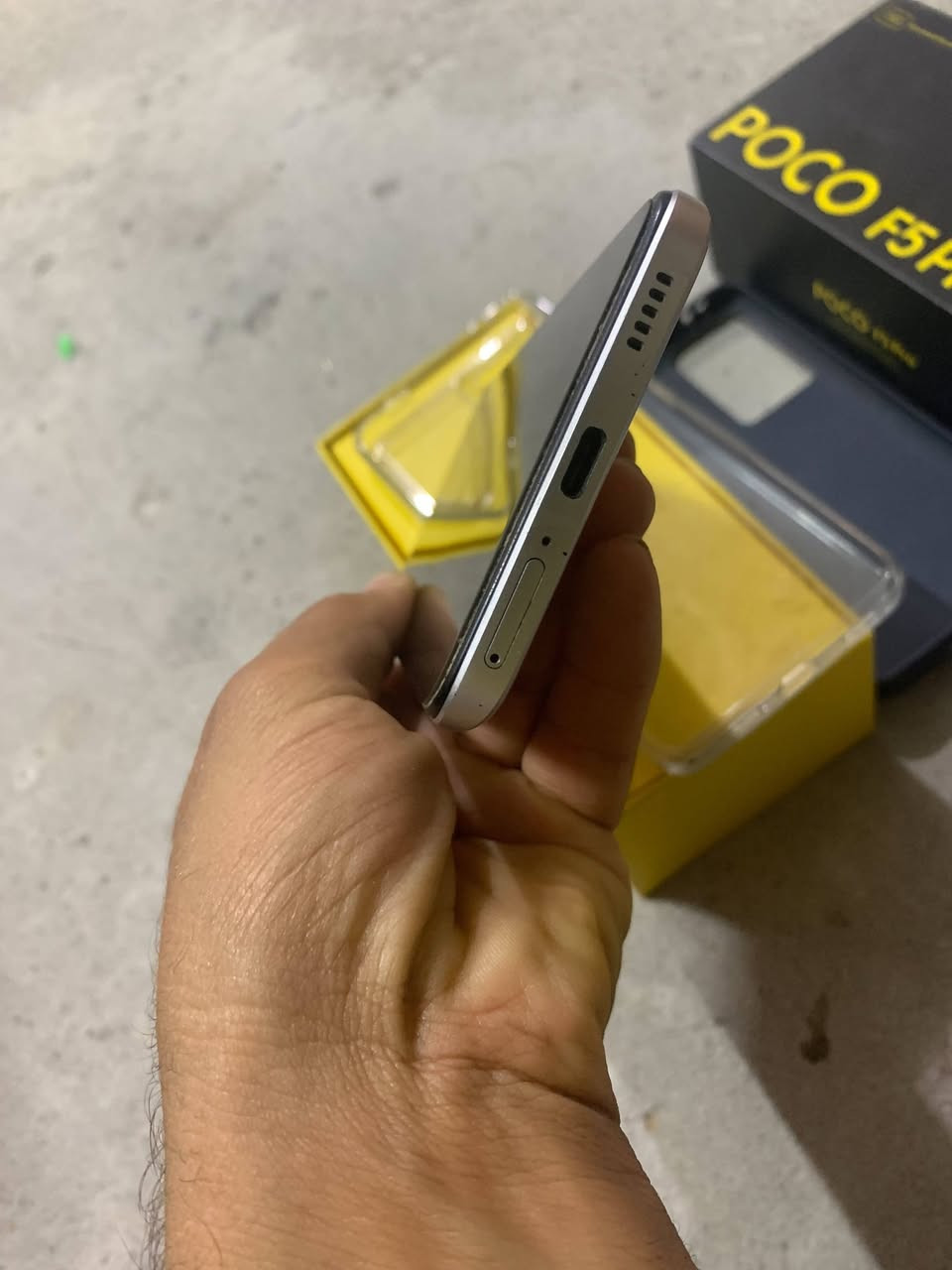 السلام عليكم جهاز بوكو pocoF5pro
ذاكره512 مع رام12 مع بطاريه 5160
الجهاز كله شرط شخط مابي مع كارتونه فقط
موقع الجهاز كركوك 
السعر500وبي مجال  للاستفسار اكثر خاص موجود 
ورقم تلفون***********
