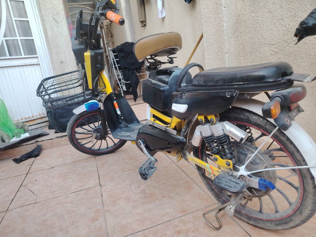 بايسكل شحن مستعمل
مواصفات:
شاشة
اناره ld
حجم 26
موديل 2023
قفل خلفي
لايت عالي ناصي
ستاند وشاحن موبايل
سرعة حقيقية 40_30
4 باتري
بك لايت
سله امامية
نضام امان سرقة
بي خللين الهورن والاشاير
السعر275 وبي مجال للطيبين 
المكان: كربلاء سيف سعد قرب أسواق حمودي
رقم الهاتف ***********